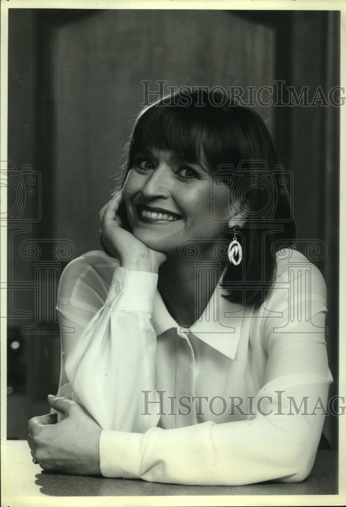 1991 Press Photo .€œDesigning Women.€ star Jan Hooks on CBS television- Historic Images