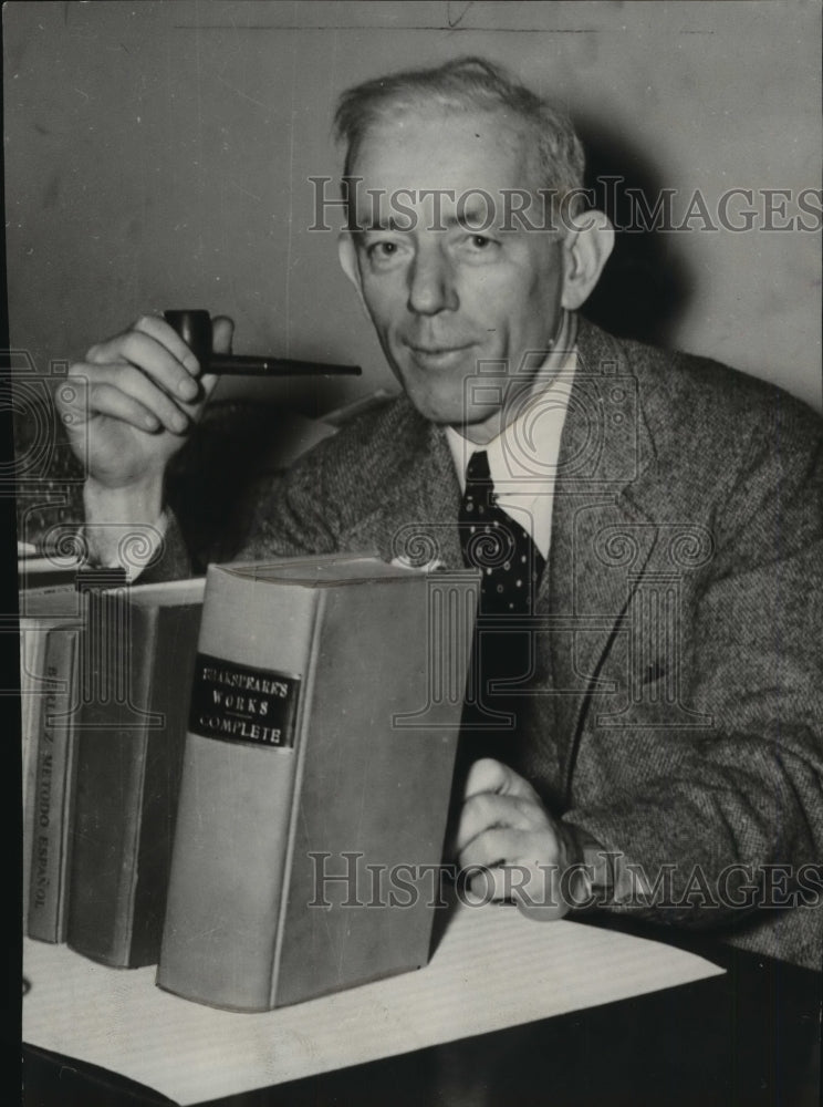 1939 Press Photo John F. Kieran at his desk in the New York Tines office- Historic Images