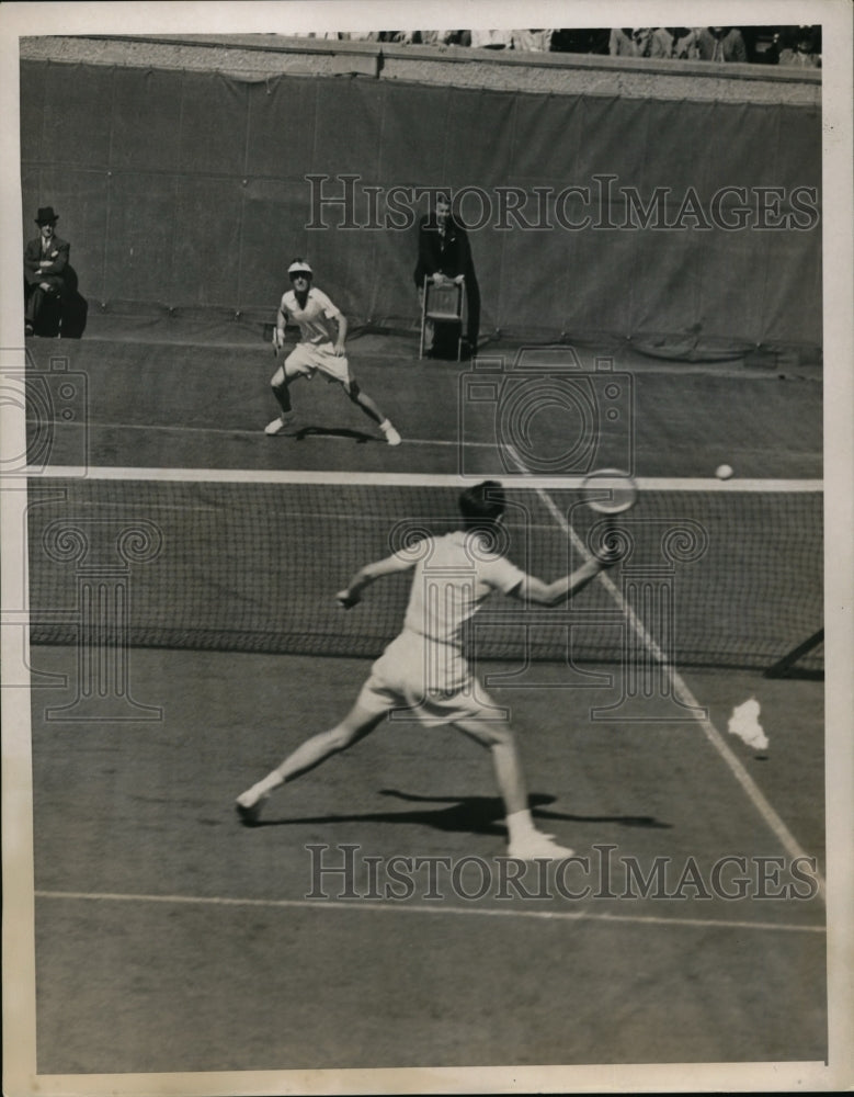 1939 Press Photo Bobby Riggs vs Harry Hopman National tennis at Forest Hills NY- Historic Images