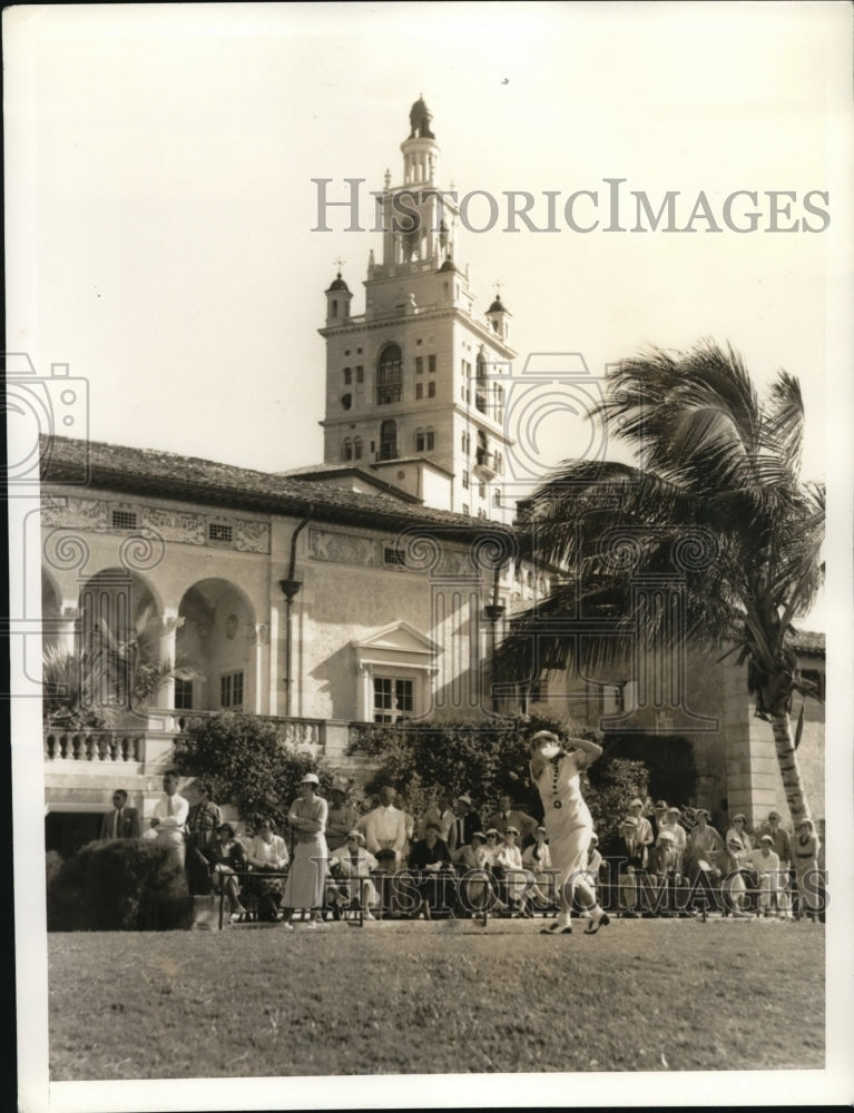 1935 Press Photo Mrs Joe Bydolek vs Maureen Orcutt at Miami Biltmore golf in Fla- Historic Images