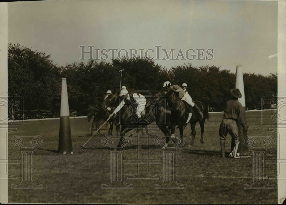 1925 Press Photo Polo goal made by SF Clark in a chukker - net04440- Historic Images
