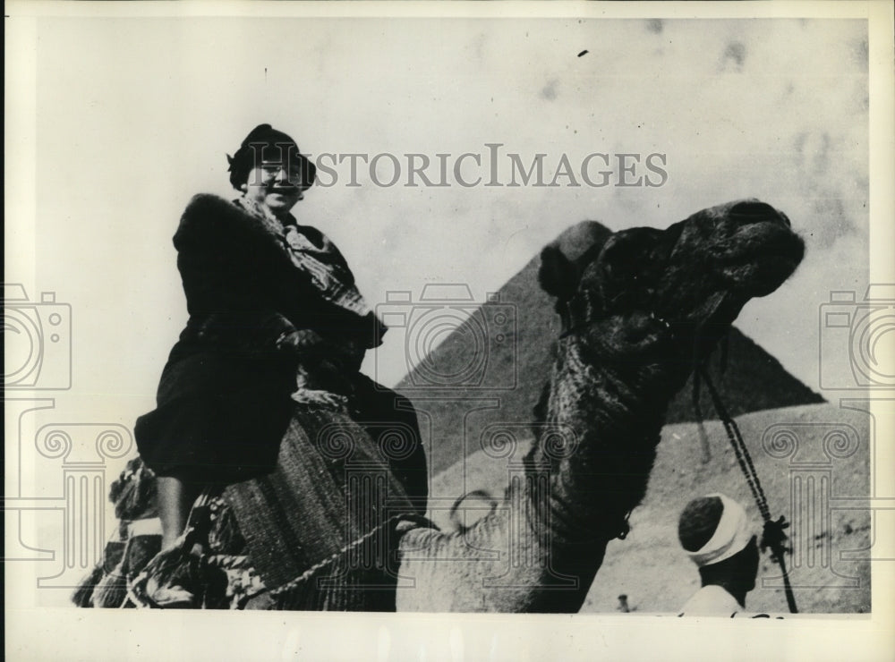 1934 Press Photo Mrs. Albert Smith of Toronto visits Egypt- Historic Images