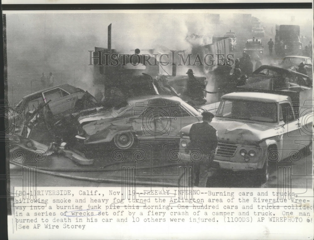 1968 Press Photo Accidents- Burning cars and trucks on Riverside Freeway.- Historic Images