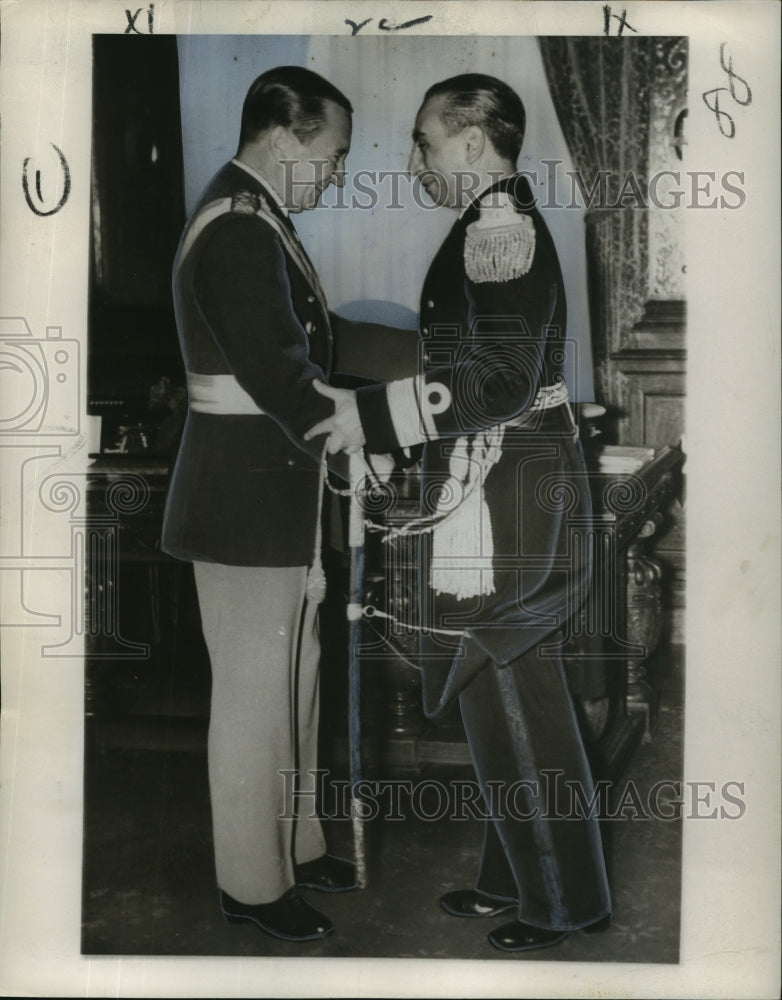 1956 Press Photo General Perro Aramburu and Rear Admiral Isaac Rojas, Argentina- Historic Images