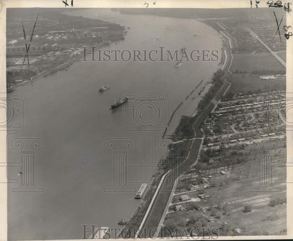 1960 Press Photo No Flood Predicted Despite Weather Upriver, Mississippi River- Historic Images