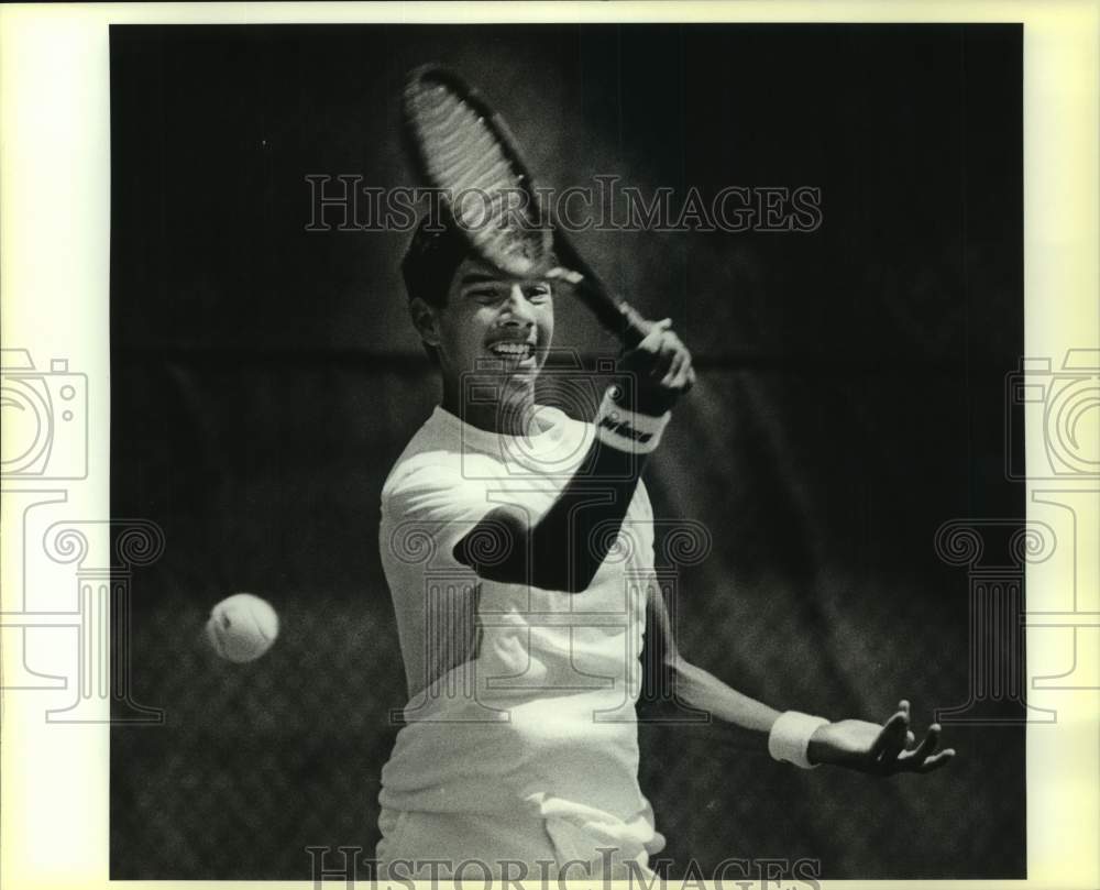 1986 Press Photo Tennis Player Steve Hatton Hits the Ball at Texas Games- Historic Images