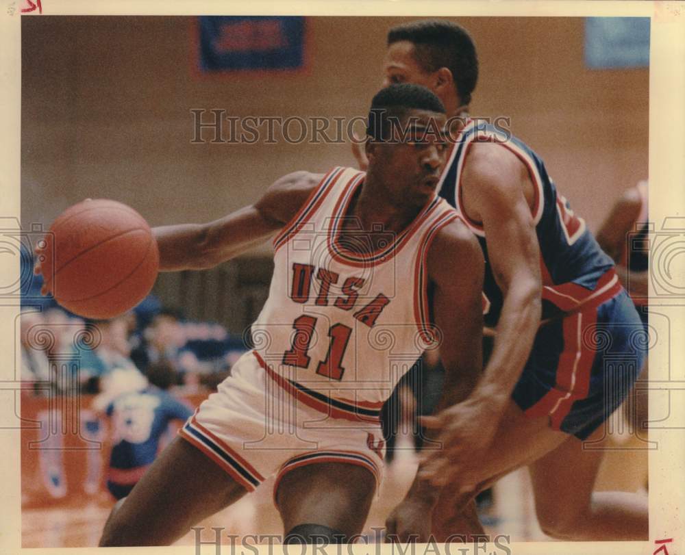 1987 Press Photo University of Texas San Antonio & Samford Play Basketball- Historic Images