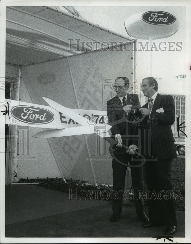 1974 Press Photo The Ford and Expo '74 ribbon cutting ceremony in Spokane- Historic Images