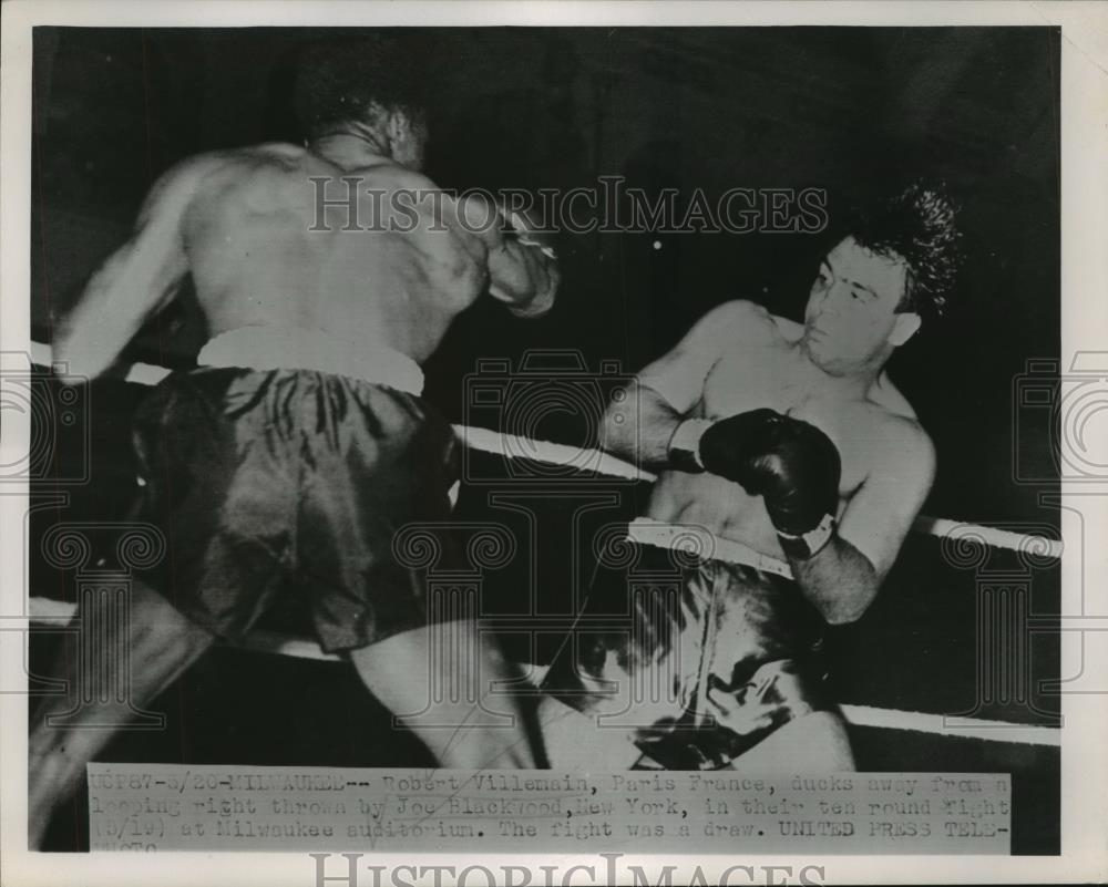 Press Photo Robert Villemain vs Joe Blackwood in 10 round bout in Milwaukee - Historic Images