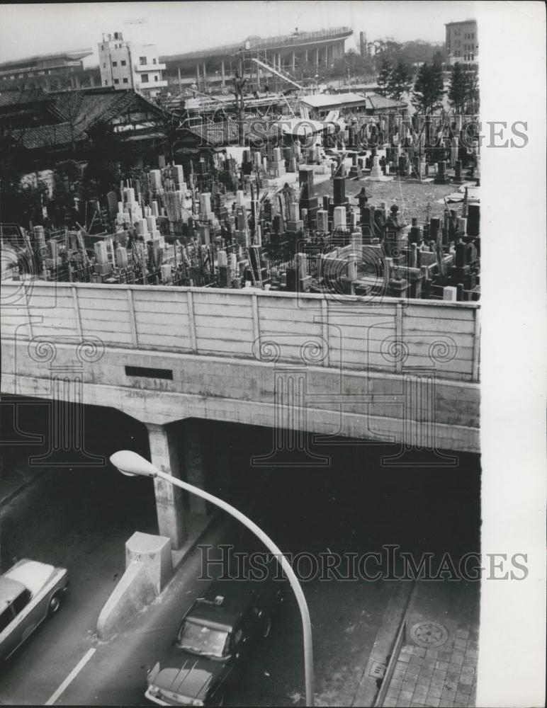 Press Photo Underpass Built In Tokyo For 100Yr Old Cemetery at Yoyogi - Historic Images