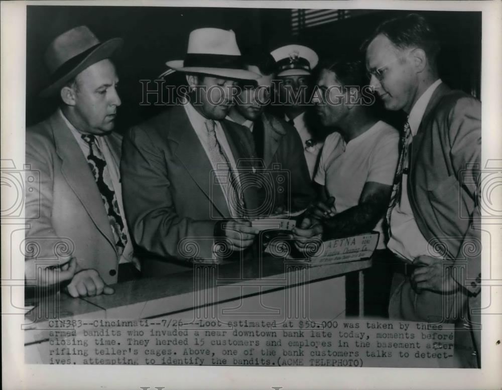 1950 Press Photo Detectives at Bank Robbery Scene in Cincinnati, Ohio - Historic Images