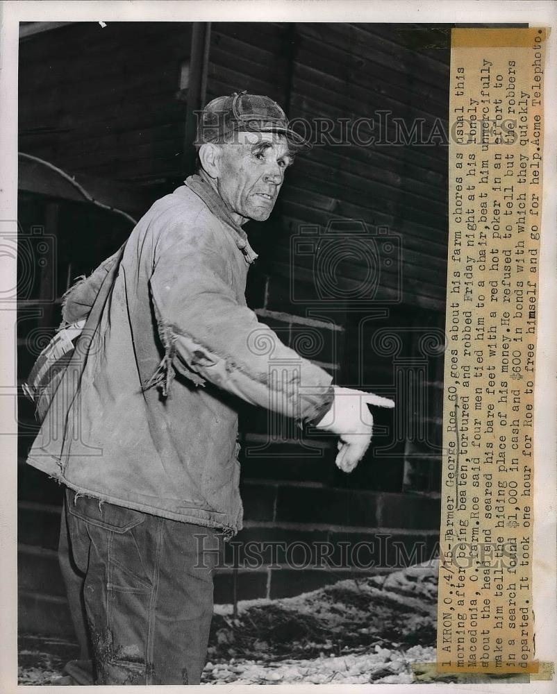 1950 Press Photo Farmer George Roe, 60, after being beaten, tortured, robbed - Historic Images