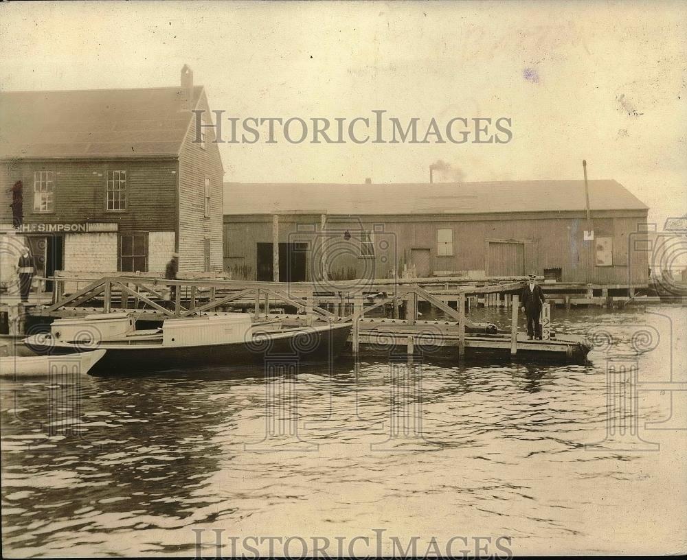 1925 Press Photo High Tide On The Pier Towns Of New York - Historic Images