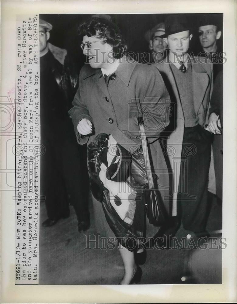 1950 Press Photo Edythe Horowitz meets husband, accused of kidnapping, and son - Historic Images