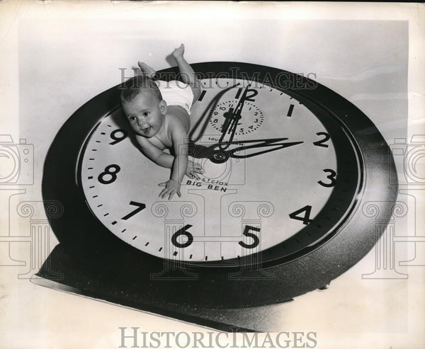 1955 Press Photo Baby Diane Reminding About Daylight Savings Time ...