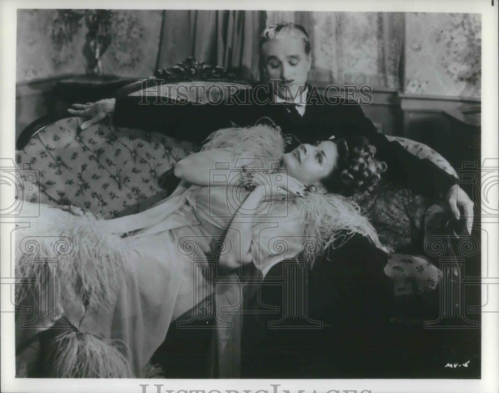 チャーリーページ 1993 Press Photo Charlie Chaplin and Audrey Betz in Monsieur