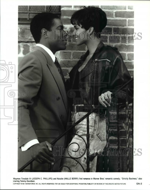 1991 Press Photo Joseph C Phillips Halle Berry In Strictly Business 1991-press-photo-joseph-c-phillips-halle-berry-in-strictly-business