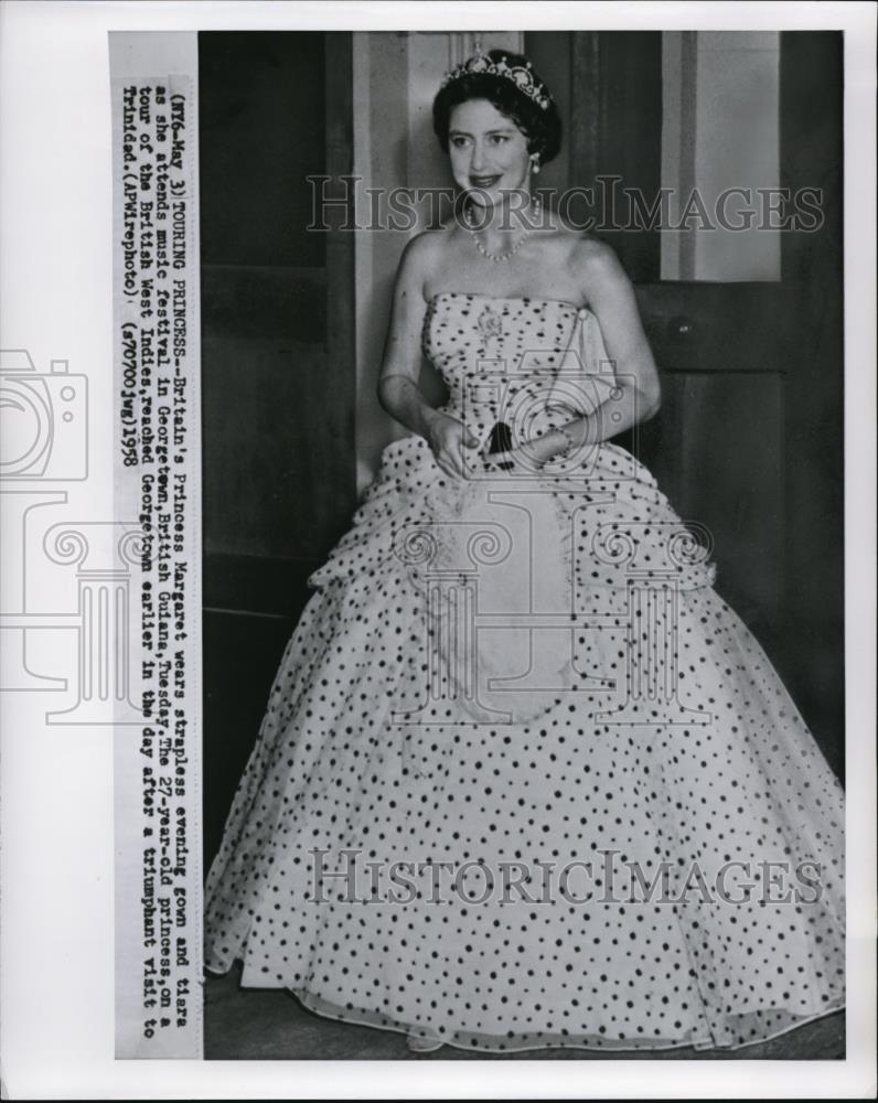 open lace back dress 1958 Press Photo Britain's Princess Margaret with her strapless evenin –  Historic Images
