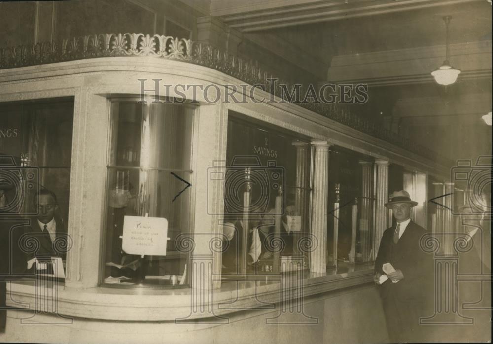 1927 Press Photo Chester Avenue loan company office bank holdup  - cva85582 - Historic Images
