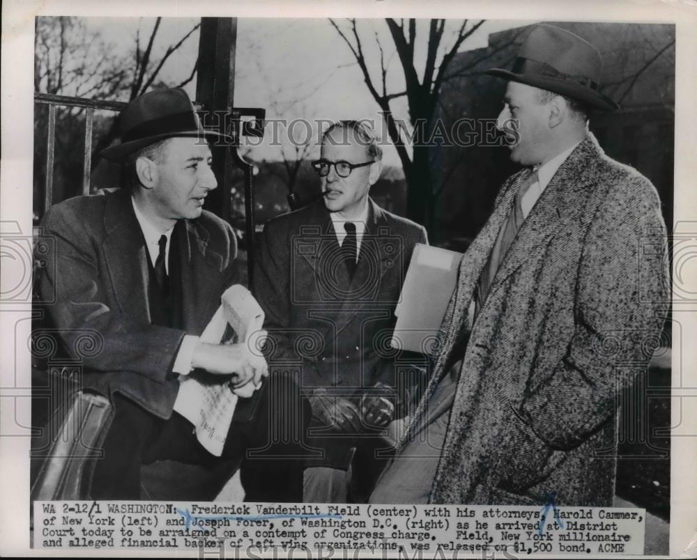1950 Press Photo Frederick Vanderbilt Field with his attorney at district court - Historic Images