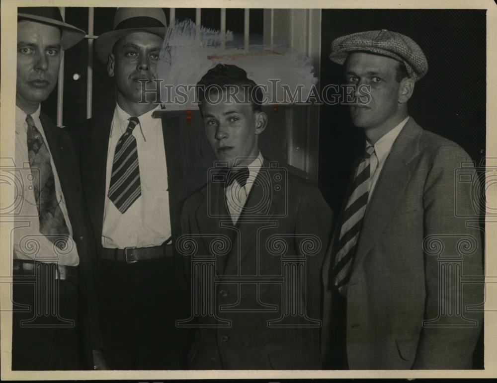 Undated Press Photo Richar McEneany in custody of Hollywood Officers - nee96897 - Historic Images