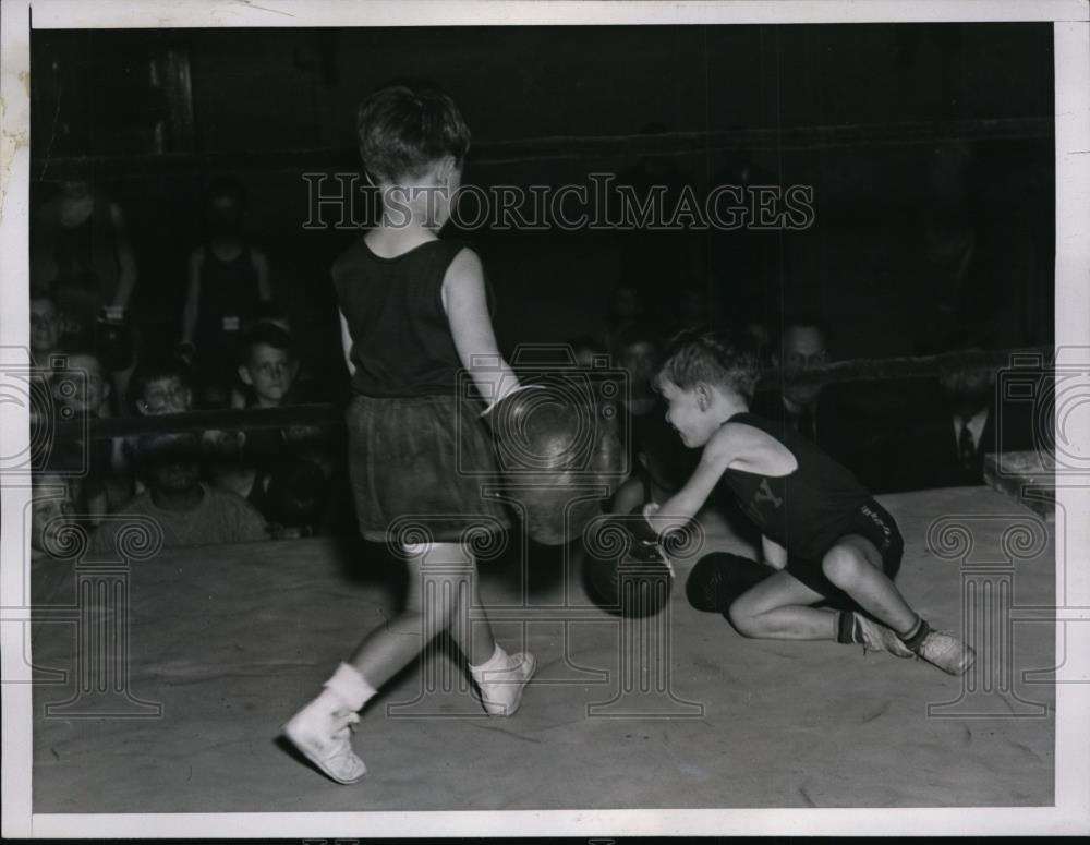 1938 Press Photo Bill Honaker vs Walter Denham at Annapolis Junior boxing in MD - Historic Images