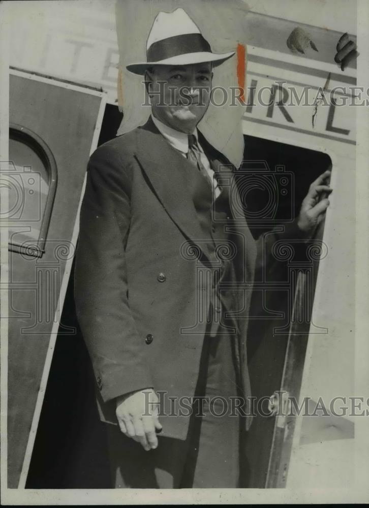 1932 Press Photo Norman Selby aka Kid McCoy boxer arrives in Chicago - net19066 - Historic Images