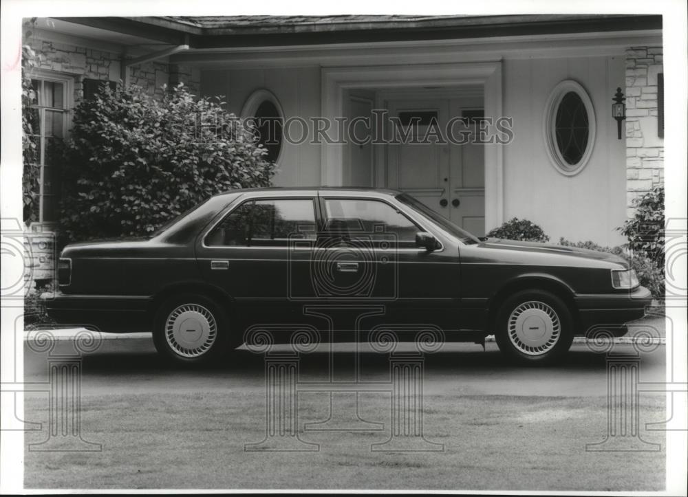 1988 Press Photo The Mazda 929 Luxury Sedan - spp01444 - Historic Images