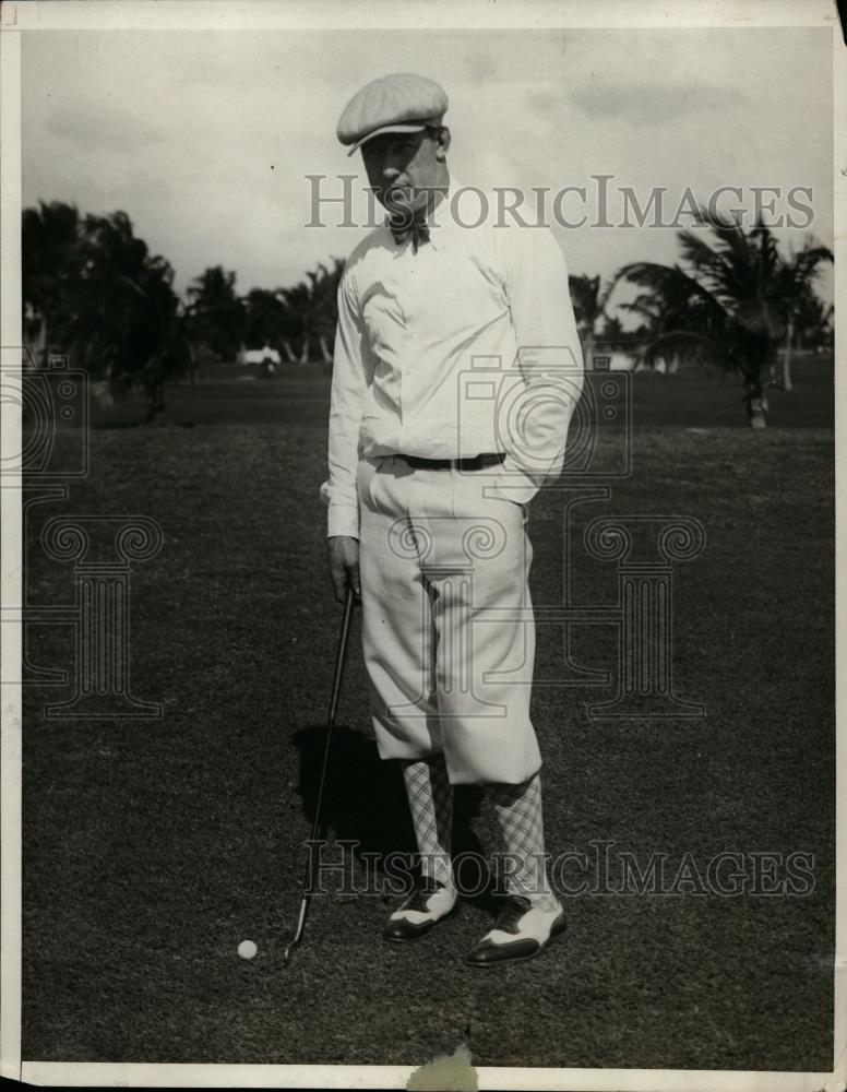 1930 Press Photo Boxer Jack Sharkey golfs at Bay Shore Golf Club - net08263 - Historic Images