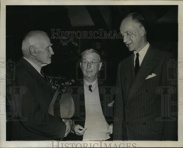 1944 Press Photo Walter Damrosch Arthur Train Sumner Wells Converse 