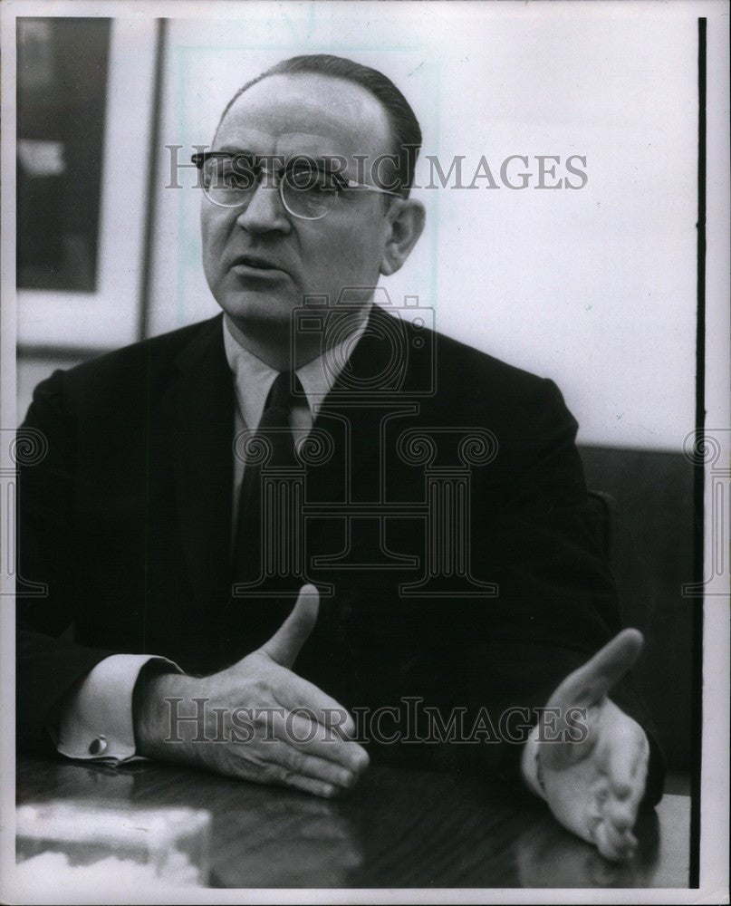 1966 Press Photo Arjay Miller Ford President - Historic Images