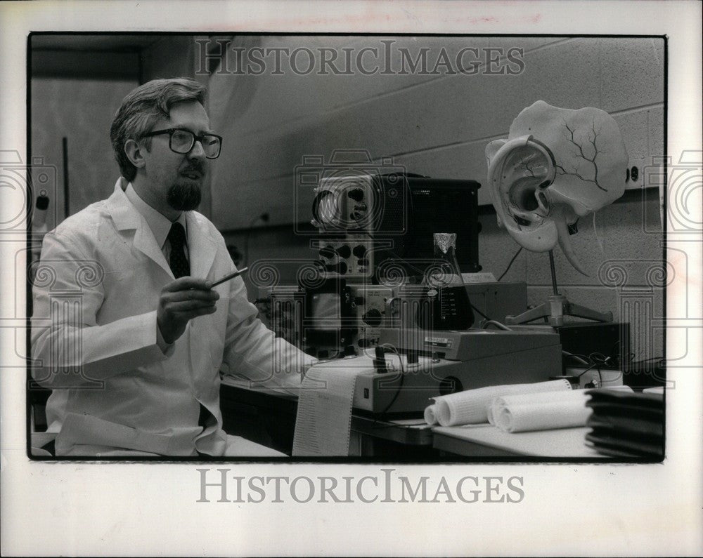 1984 Press Photo Dennis Drescher WSU professor hearing - Historic Images