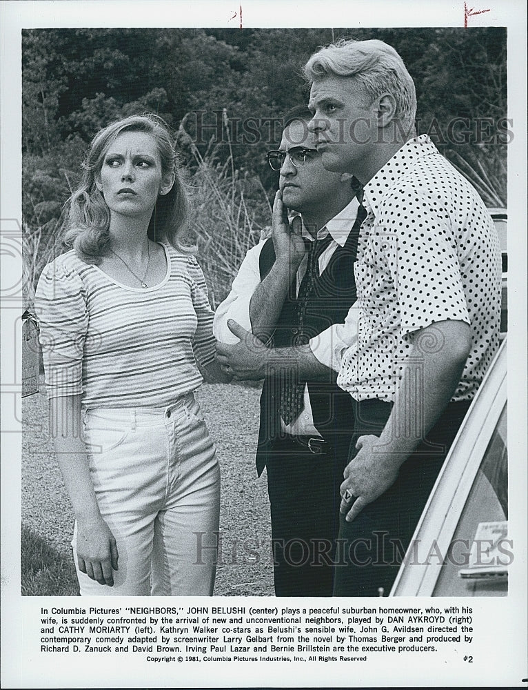 1981 Press Photo John Belushi, Dan Aykroyd and Cathy Moriarty in &quot;Neighbors&quot; - Historic Images