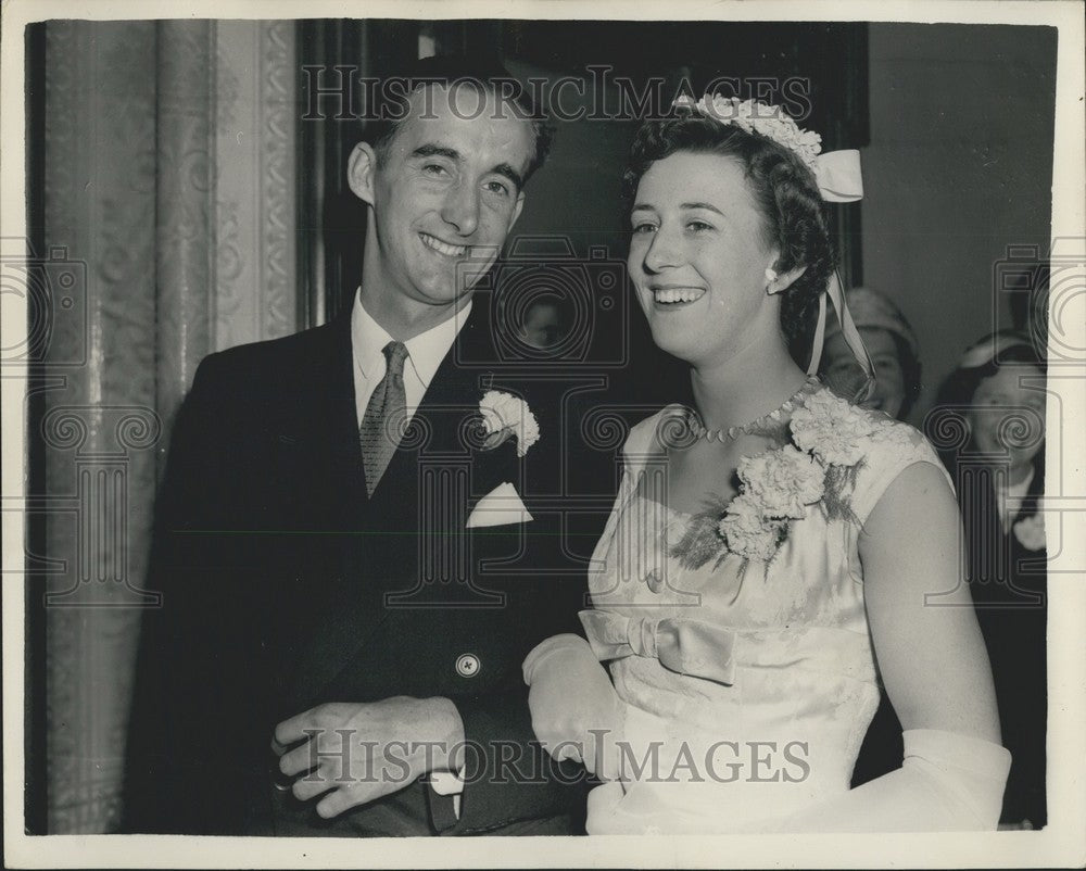 1956 Track star Gordon Pirie weds Miss Shirley Hampton - Historic Images