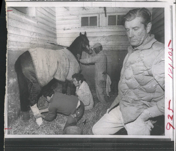 1971-kentucky-derby-hoist-the-flag-horse-historic-images