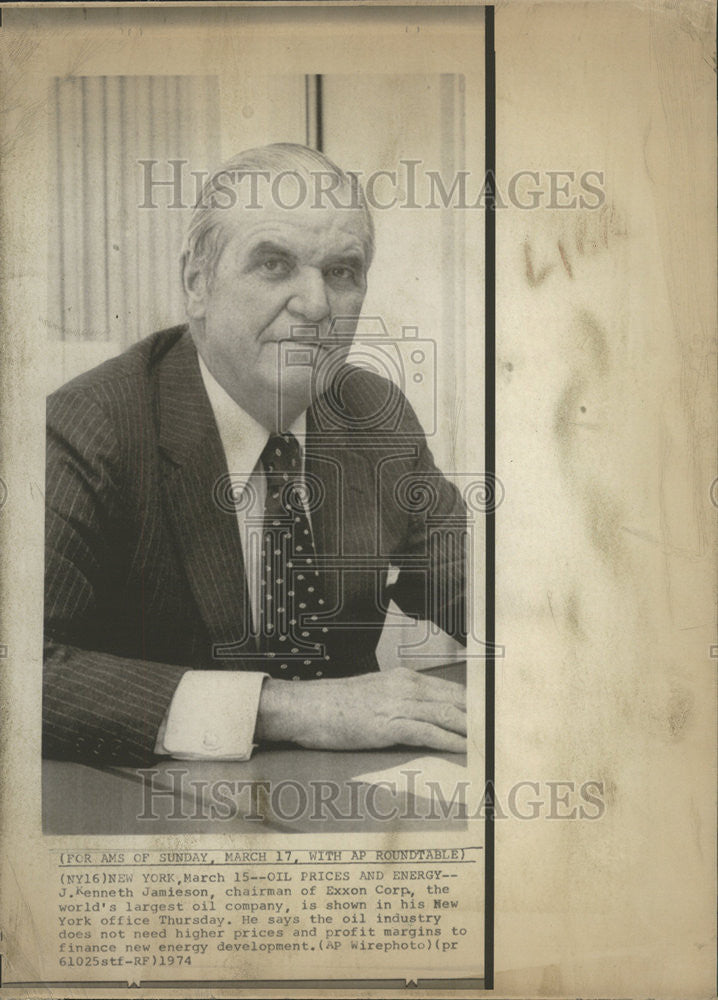1974 Press Photo Exxon Corp Chairman J. Kenneth Jamieson - Historic Images