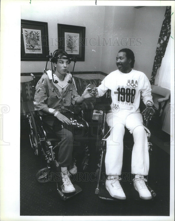 1988 Press Photo Darryl Stingley Paralyzed NFL Player Visits Joe Di Grazia