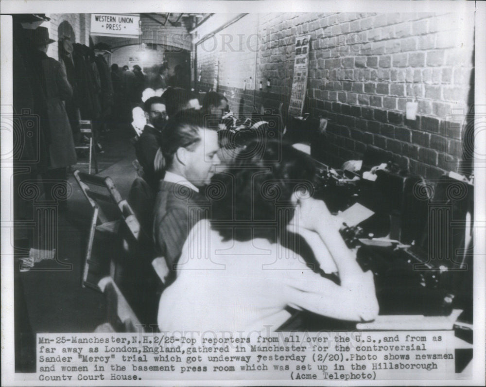 Undated Press Photo World's Reporters Gather To Watch The Sander "Mercy" Trial - Historic Images