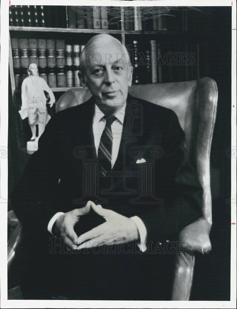 1975 Press Photo Alistair Cooke - Historic Images