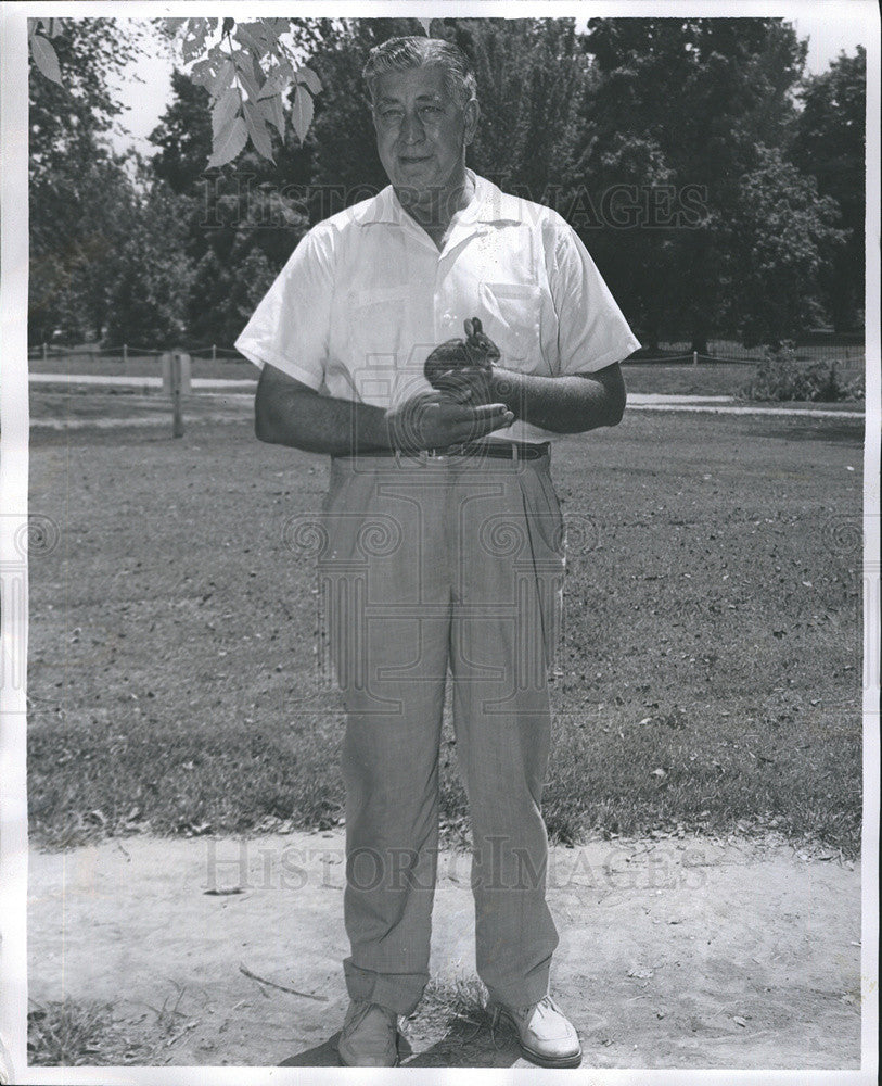1957 Press Photo University of southern Illnois Track Coach Leland Lingle - Historic Images