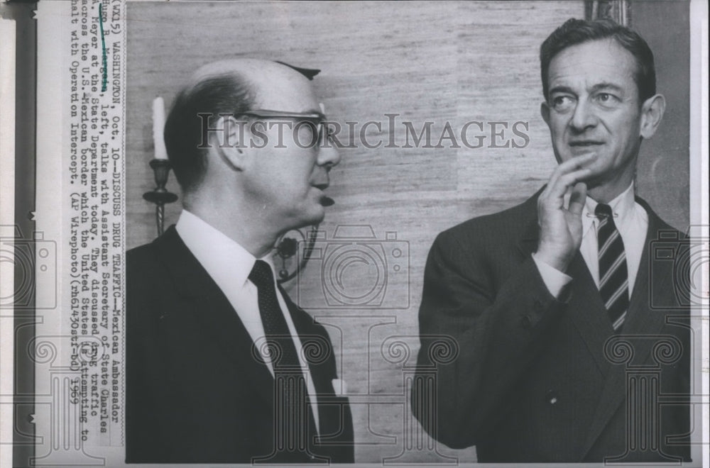 1969 Press Photo Mexican Amb. Hugo Margeia & Asst. Seccy of State Charles Meyer - Historic Images