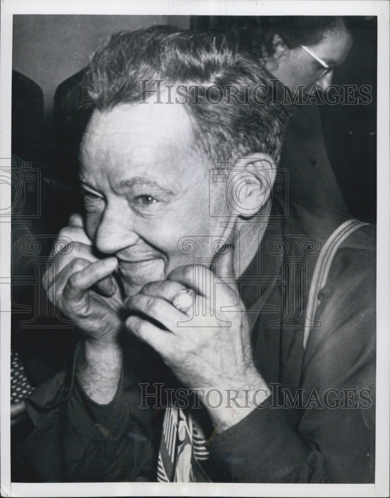 1950 Press Photo John Hjertberg questioned by police on rooming a fire - Historic Images