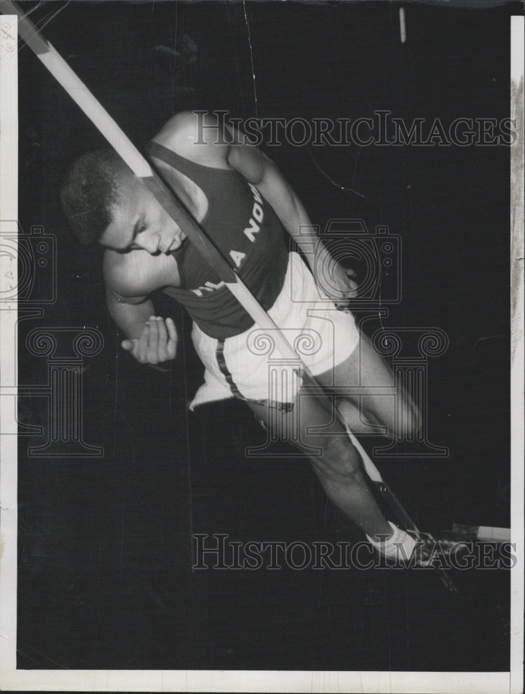 1956 Press Photo Villanova's Phil Reavis  high jumping - Historic Images