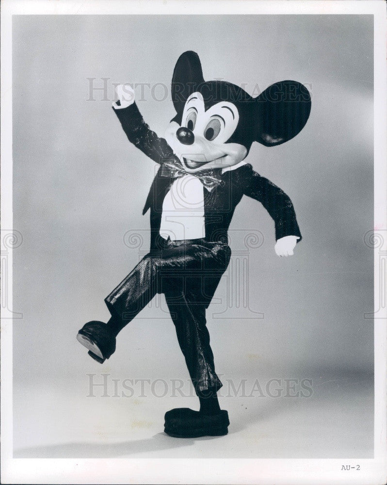 1971 Cartoon Character Mickey Mouse Disney on Parade Press Photo