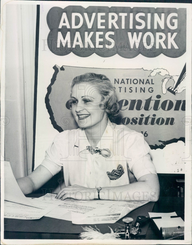 1938 Detroit, MI Beauty Helen Rowe of WWJ, Mrs Leonard Smith Press Photo - Historic Images