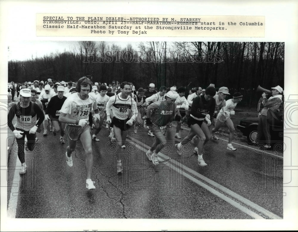 Press Photo Runners Start In Columbia Classic Half Marathon at Strongville Park - Historic Images