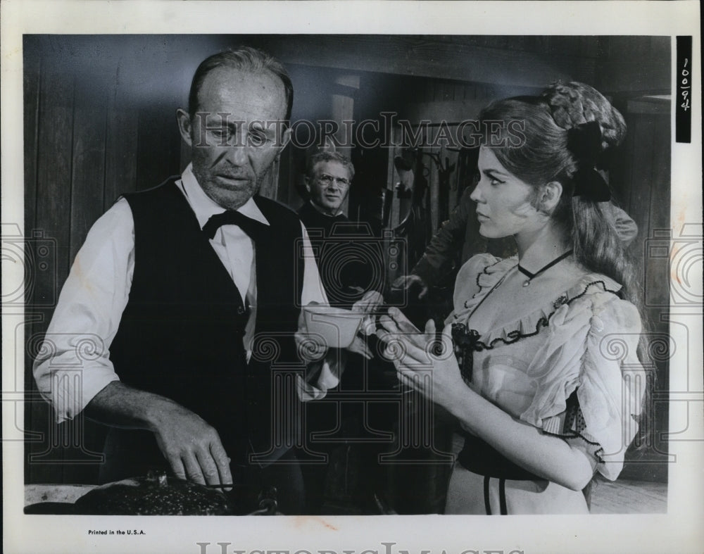 1966 Bing Crosby and Ann Margaret in Stagecoach – Historic Images