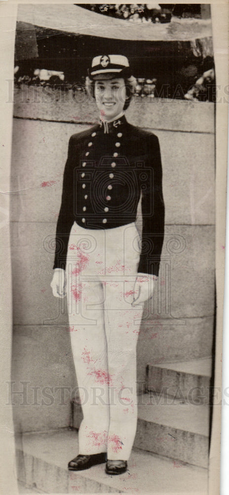 chinese dress ladies 1975 Press Photo Military women uniform