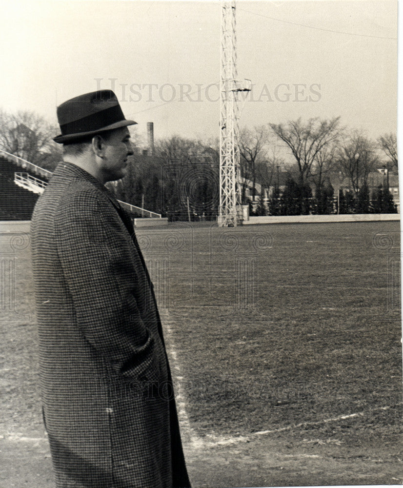1964 Press Photo John Idzik Detroit football coach - Historic Images