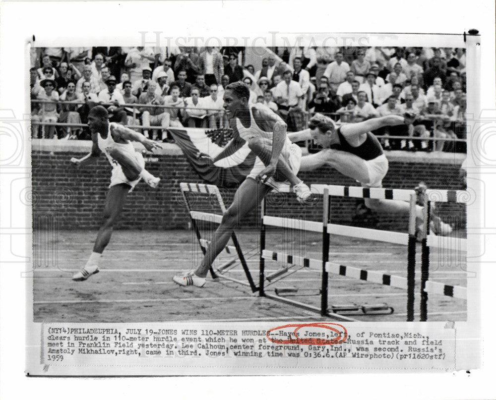 1959 Press Photo Hayes Jones hurdle Lee Calhoun track - Historic Images